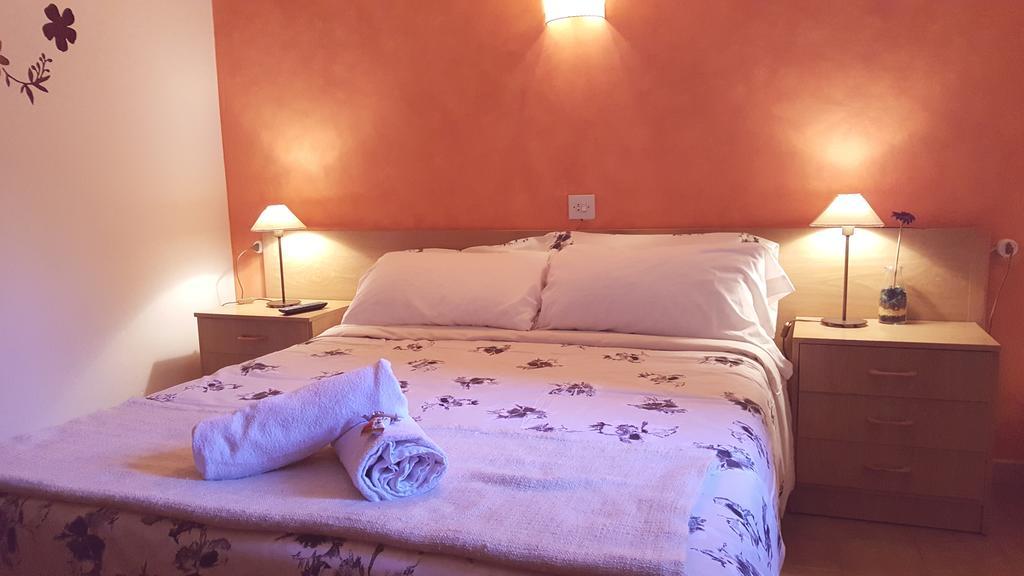 Hostal La Cuineta De Cal Triuet โกซอล ภายนอก รูปภาพ