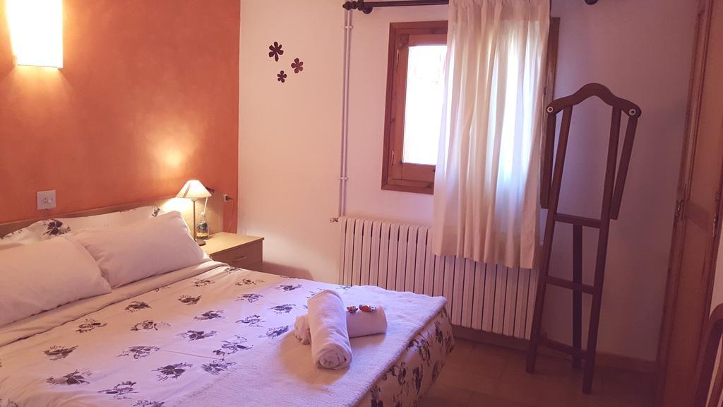Hostal La Cuineta De Cal Triuet โกซอล ภายนอก รูปภาพ